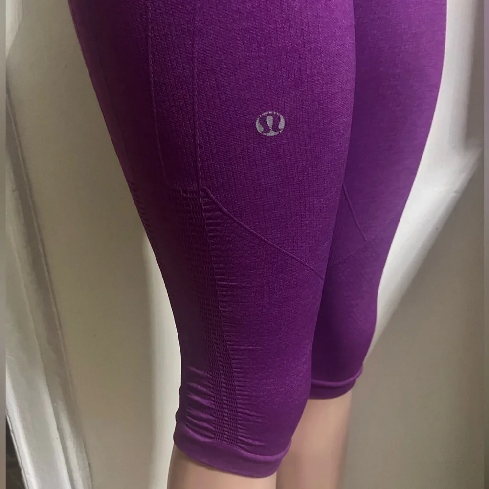 LULULEMON ATHLETICA Women’s Purple Capri Leggings
